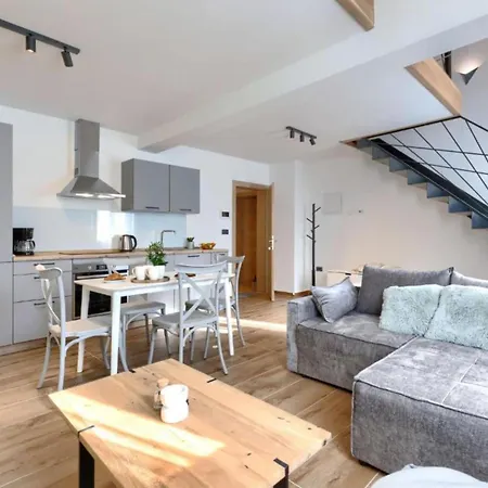 Zanet - Duplex With Sea View Apartman *