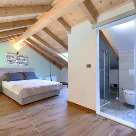 Zanet - Duplex With Sea View
